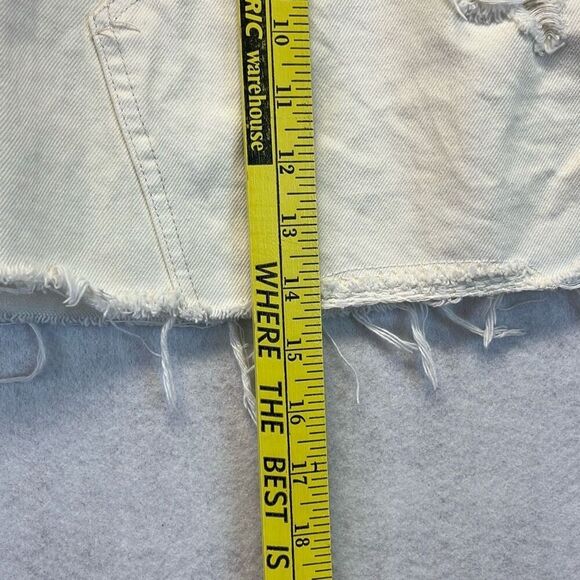WE THE FREE Jean Mini Skirt Size 29 White Distressed Raw Cut Hem Button Fly - Picture 12 of 15